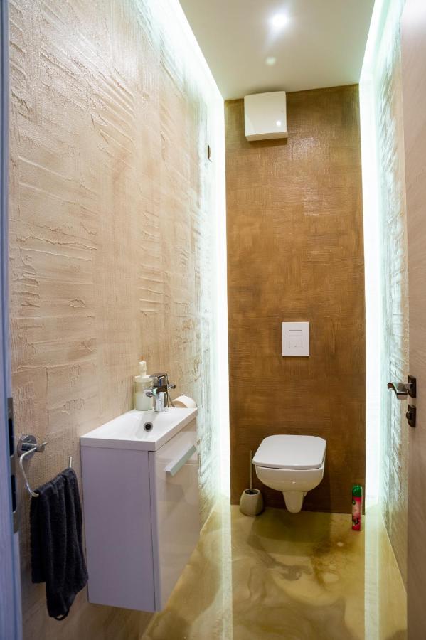 Dream Apartman 2 With Free Parking Győr Exteriör bild